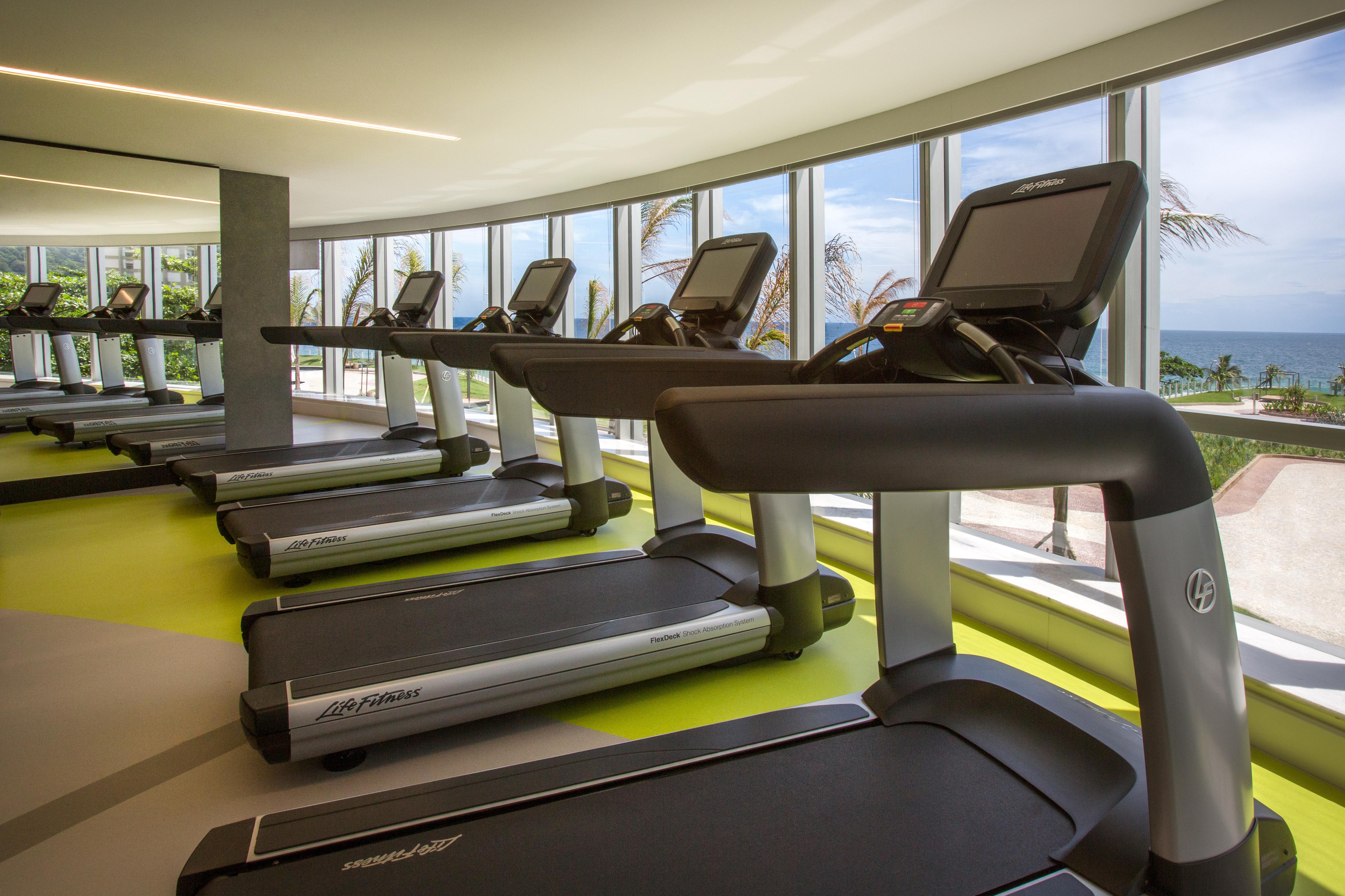 Hotel Nacional Rio De Janeiro - Oficial Kültér fotó A row of treadmills